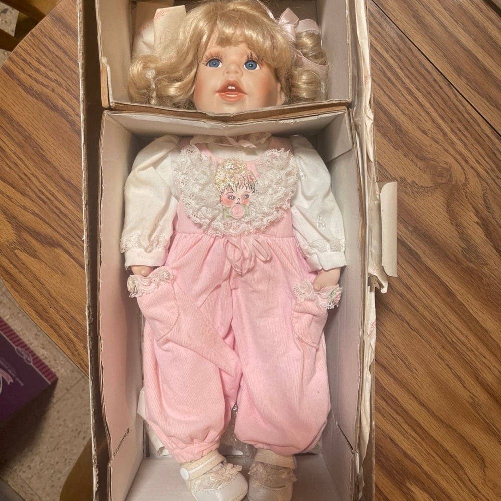 1993 Lauren by Phyllis Parkins porcelain doll